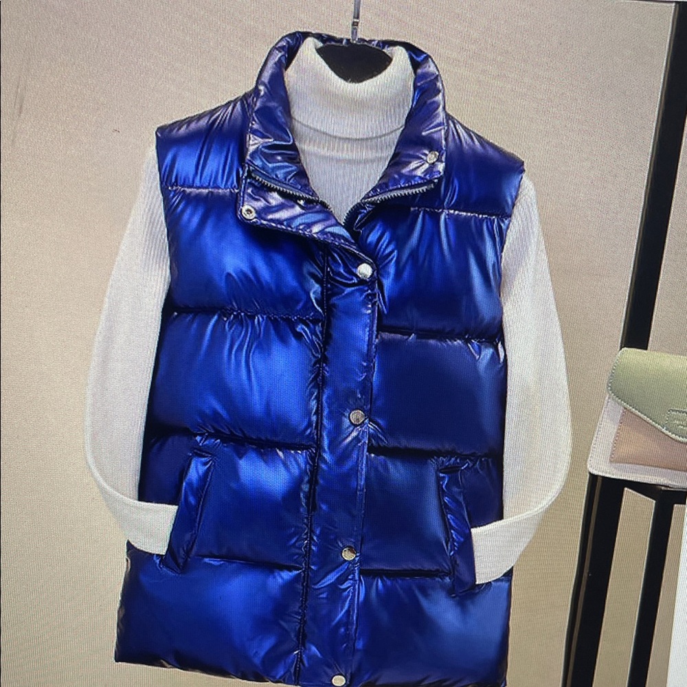 Sleek Blue Puffer Vest for Women